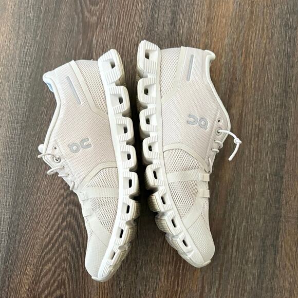 On Running On Cloud 5 Swiss Engineering Sneakers Pearl White Women's Size 9.5. - Picture 4 of 9